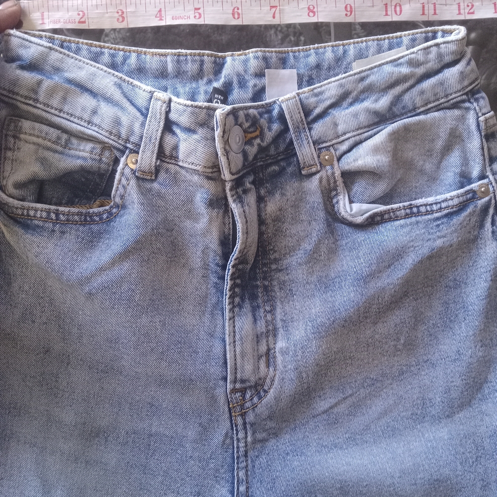 H&M High Rise Light Blue Jeans - Picture 6 of 9